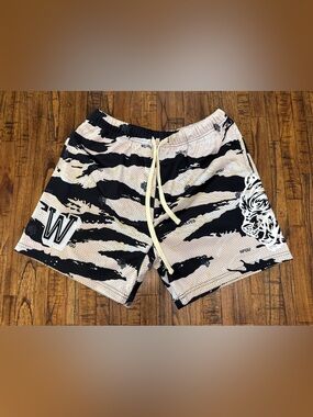 Darc Sport Tiger Stripe Mesh Shorts in Black & Beige Size Medium
